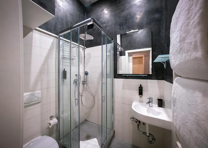 B&B only: Palazzo San Luca