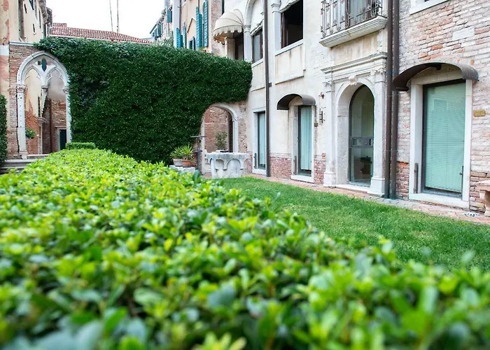 Apartahotel: Palazzo Contarini Della Porta Di Ferro